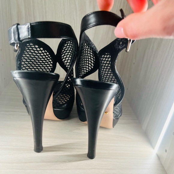 Prada heels - Picture 4 of 4